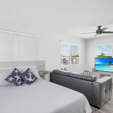 Waterfront Studio 2, Couples Oasis, Kayaks, Pool Jewfish Exterior photo