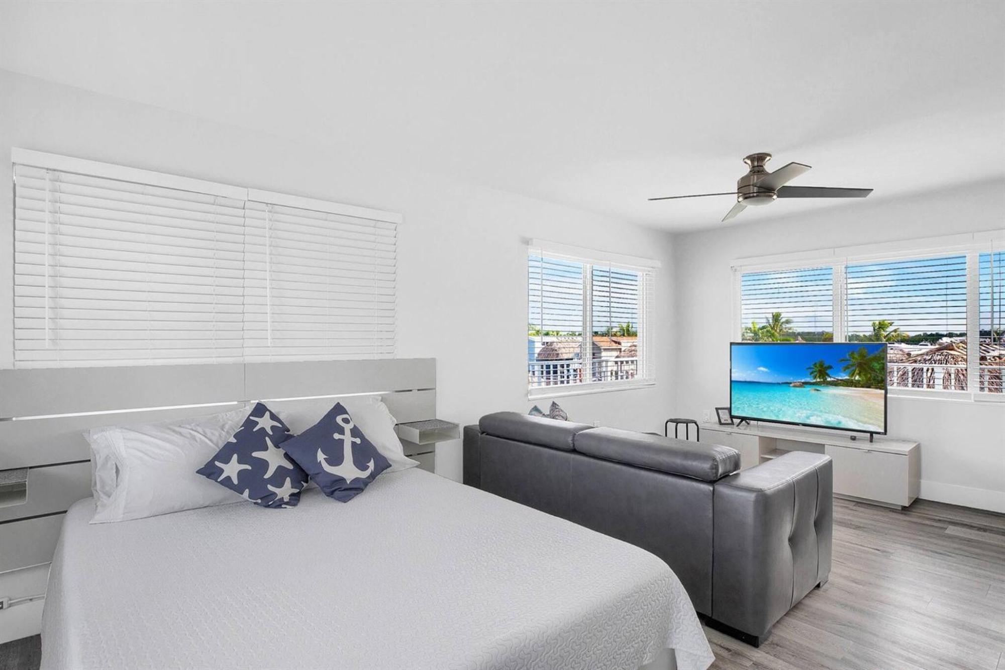 Waterfront 2, Couples Oasis, Kayaks, Pool *