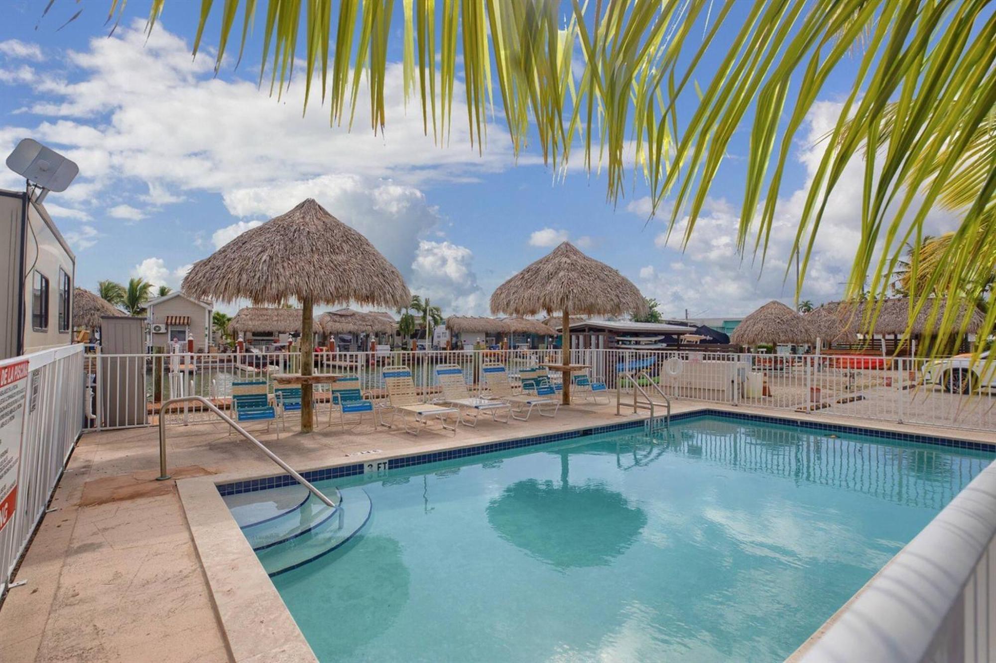Apartment Waterfront 2, Couples Oasis, Kayaks, Pool Jewfish